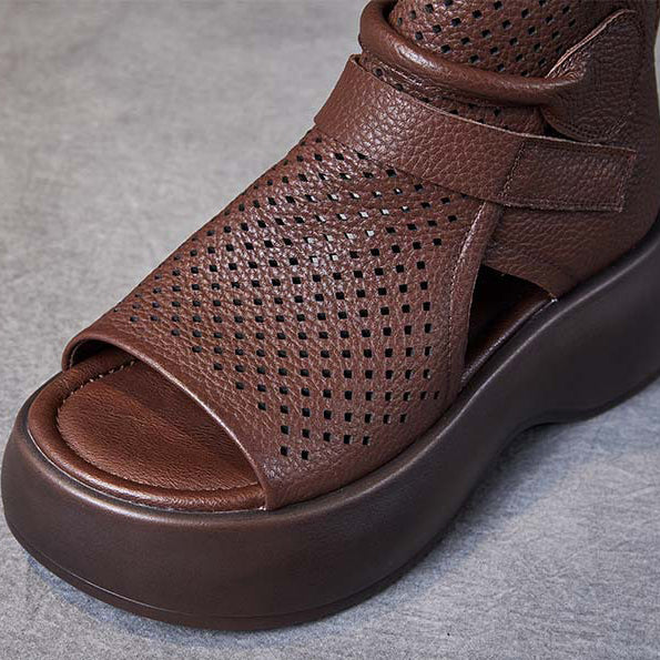 Comfortable women's orthopedic leather sandals with arch support for daily wear.