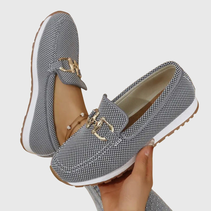 Fashionable women's orthopedic loafer sneakers for everyday wear, offering superior comfort.