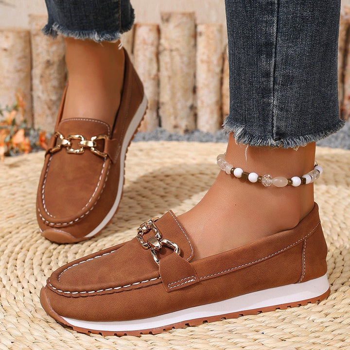 Wide toe women's loafers, offering superior foot support and orthopedic comfort.