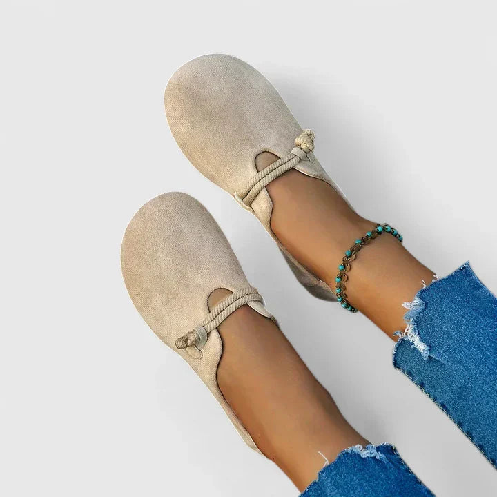 Stylish black women's orthopedic loafers, designed for ultimate comfort, arch support, and versatile casual wear.