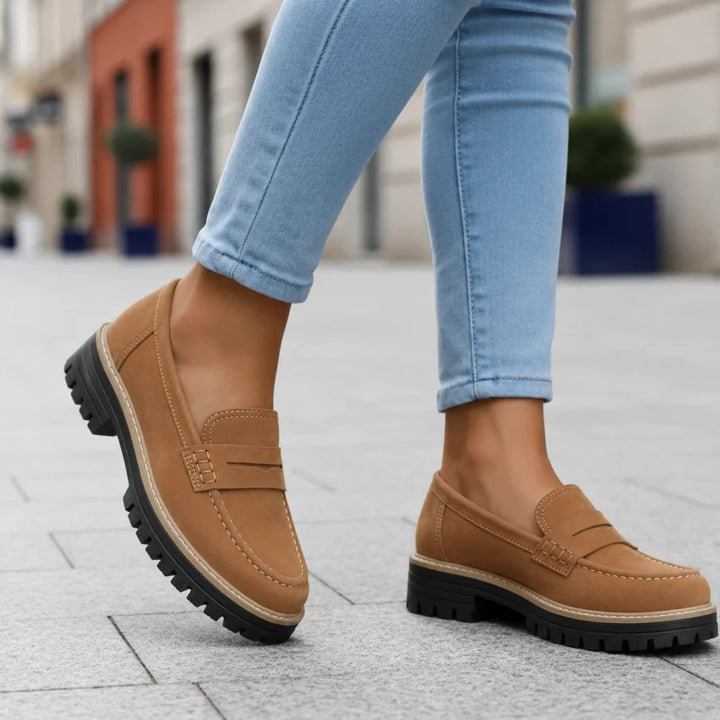 Versatile women's chunky platform loafers. Orthopedic comfort and modern style for everyday fashion.
