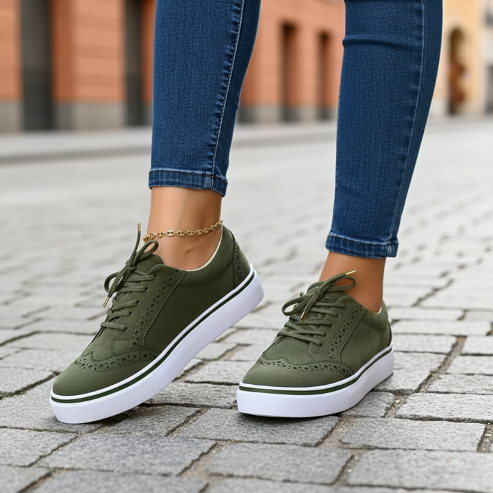 Women's low-top orthopedic comfort shoes with supportive arch design, ideal for long walks.