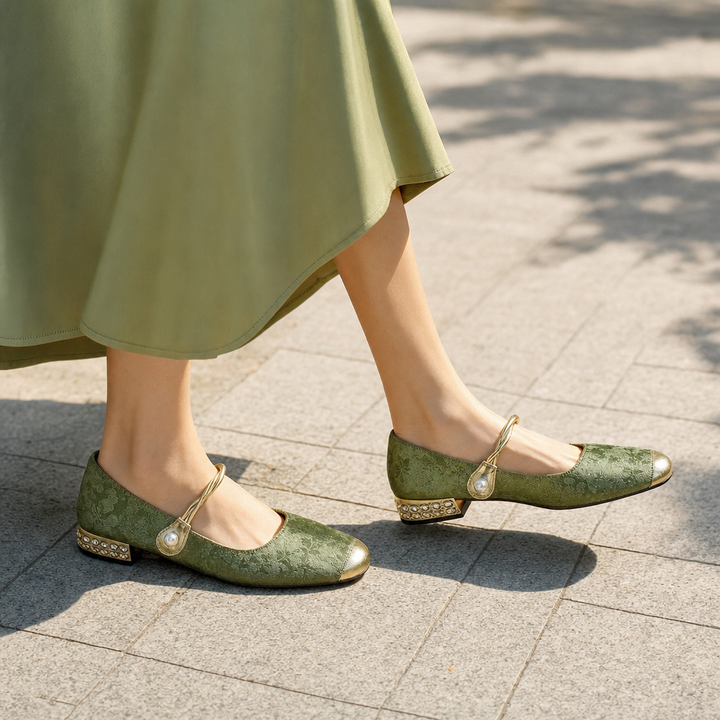 Elegant women's Mary Jane shoes with orthopedic comfort & classic buckle strap.