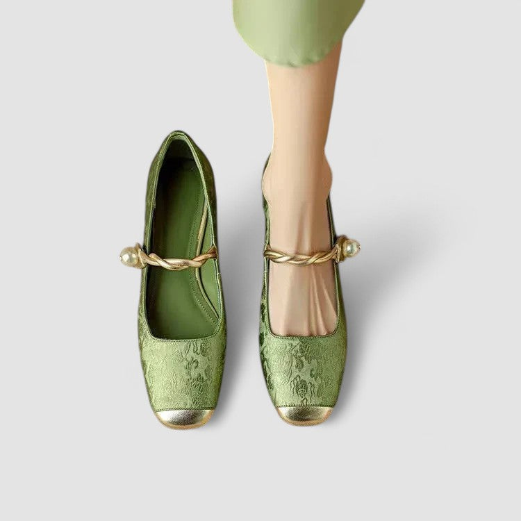 Women's casual orthopedic Mary Jane shoes, vintage style, buckle strap & all-day comfort.