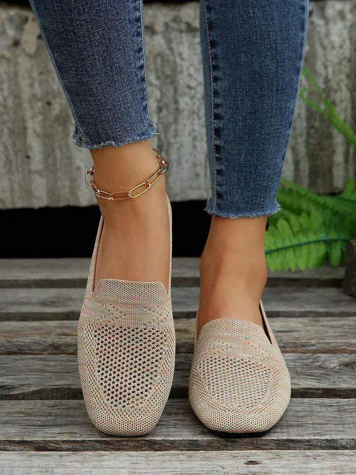 Elegant women's orthopedic flats, non-slip sole for secure walking, ultimate comfort.