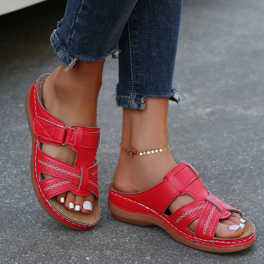 Casual women's orthopedic open-toe sandals, ideal for summer, providing stylish comfort and foot health.