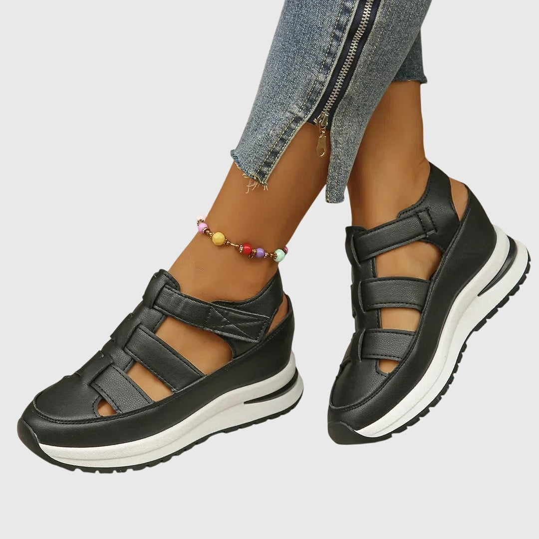 Stylish women's casual sandals, adjustable straps & ergonomic arch support, non-slip sole.