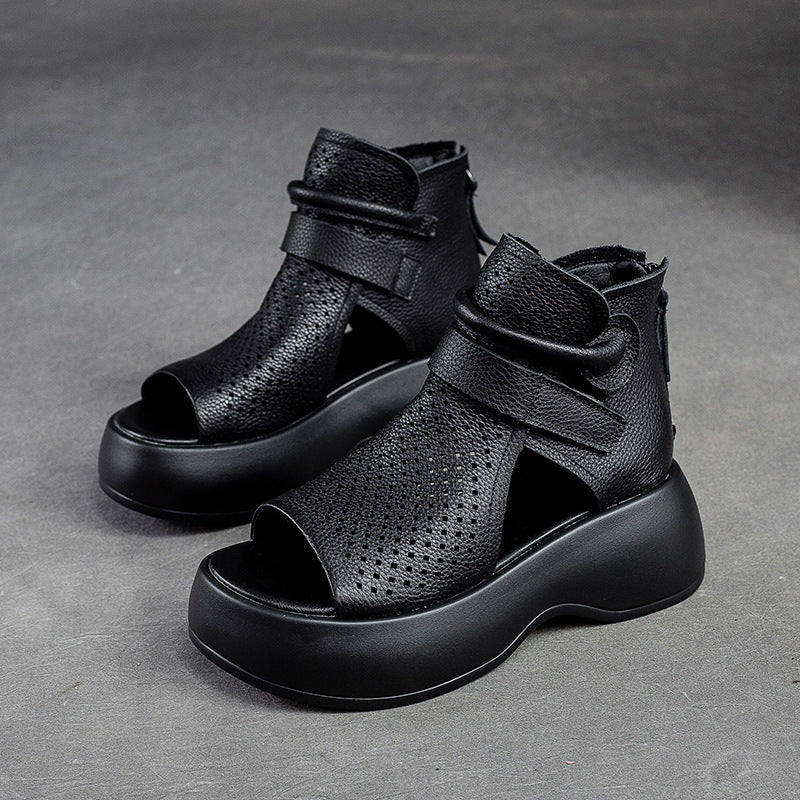 Comfortable women's slip-on sandals, offering orthopedic arch support for everyday wear.