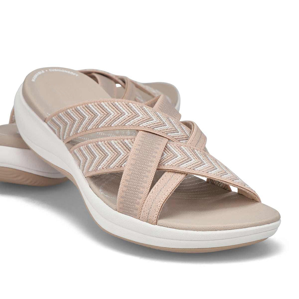 Lightweight women's ortho-sandals with versatile design and excellent arch support for daily comfort.