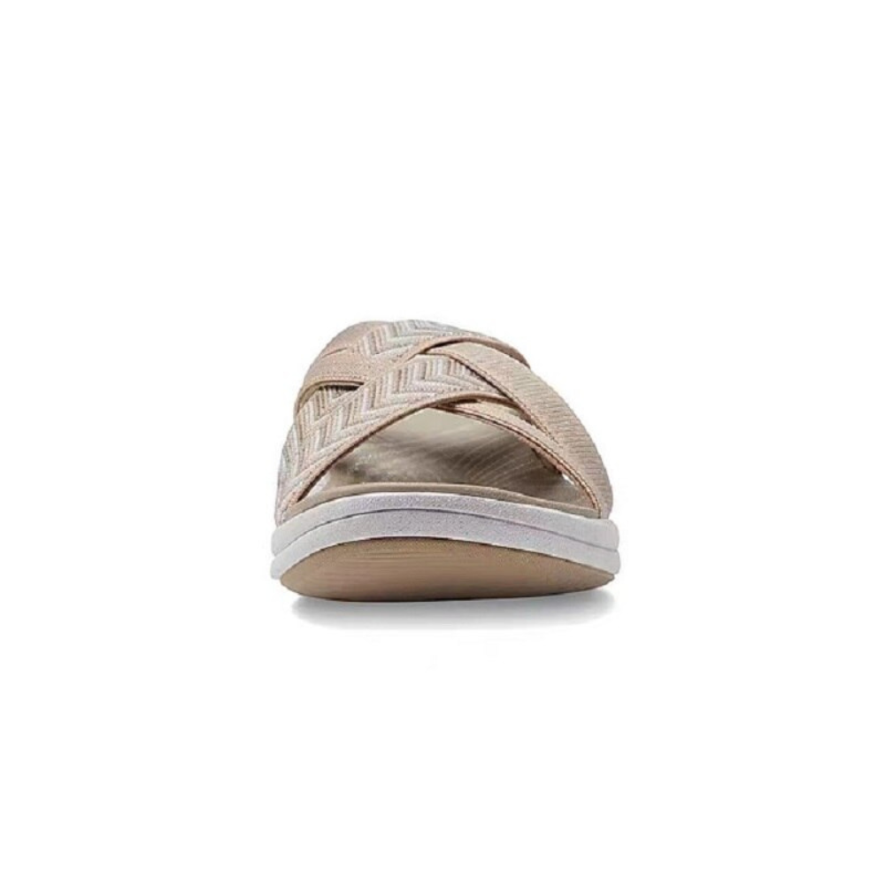 Versatile women's summer sandals with arch support, ensuring comfortable all-day wear and style.