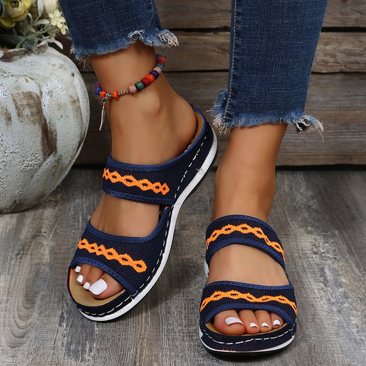 Comfortable ladies' casual sandals with DynamicSupport for foot pain relief and improved posture. Great summer footwear.