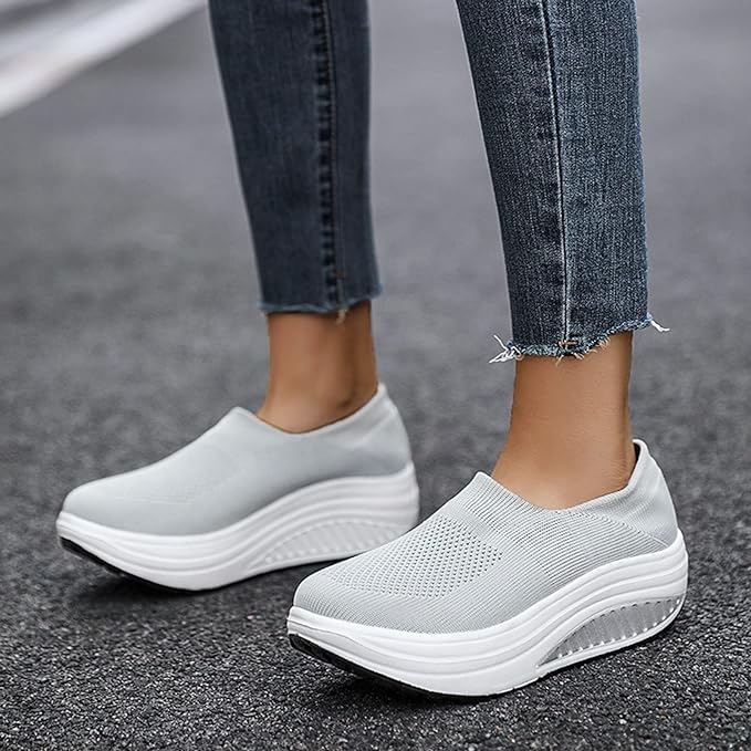 Arch support women's slides, engineered for orthopedic comfort, ideal for walking and casual wear.
