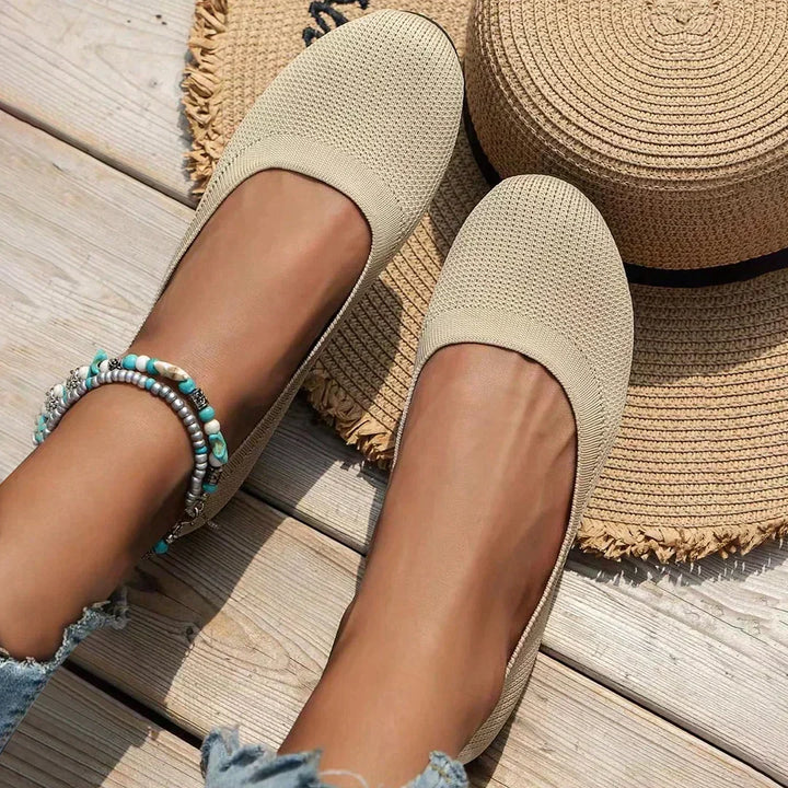 Versatile women's casual flats with superior arch and foot support.