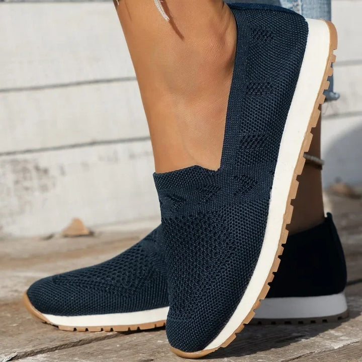 Stylish women's breathable slip-on shoes, ideal for casual spring and summer walking.