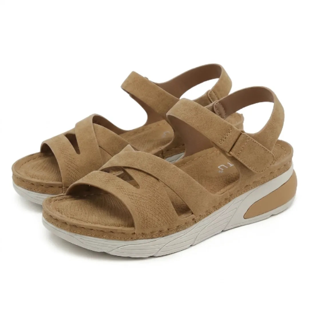 Orthopedic women's sandals, arch support, adjustable straps, perfect for long summer walks.