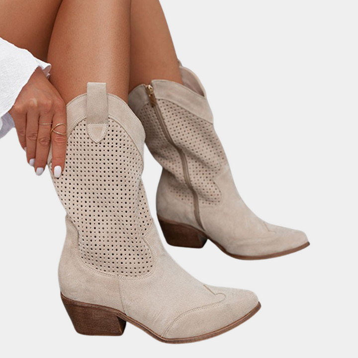 Classic women's western boots with orthopedic cushioning, designed for enduring comfort and stylish appeal.