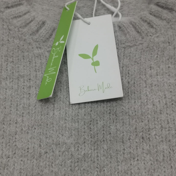Cozy oversized knit top for women. An essential for autumn comfort, versatile casual wear & winter warmth.