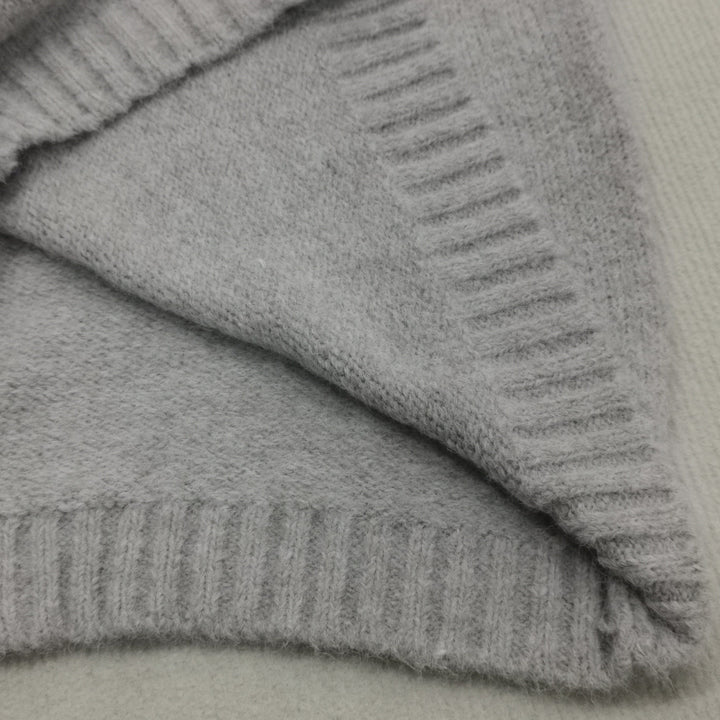 Oversized knit sweater for women, designed for cozy autumn comfort, warmth, and casual winter essentials.