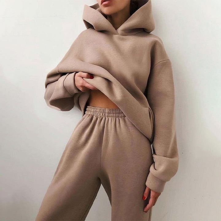 Two-piece women's oversized loungewear, a comfortable cotton blend jogging set for relaxed style.