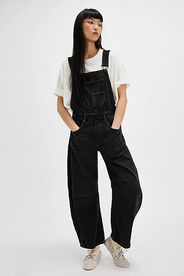 Modern women's oversized dungarees for chic comfort, perfect for relaxed casual and streetwear outfits.