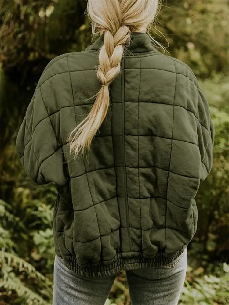 Oversized padded intermediate jacket for women, warm & fashionable.