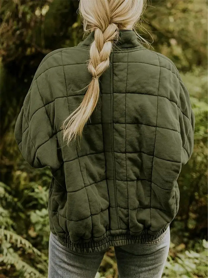 Oversized padded intermediate jacket for women, warm & fashionable.