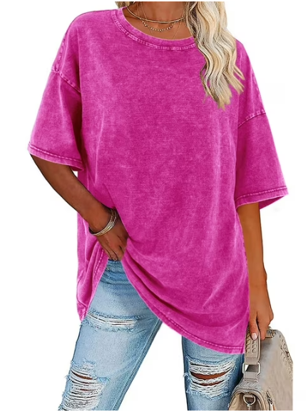 Comfy women's oversized shirt with a relaxed fit for effortless summer style. Versatile long-sleeve button-down.