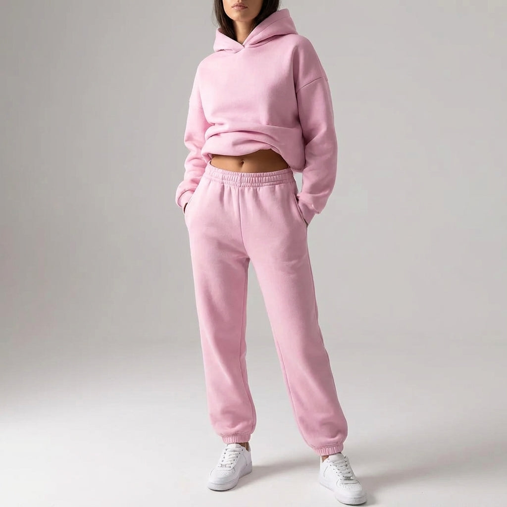 Full outfit of women's oversized two-piece tracksuit set, versatile athleticwear