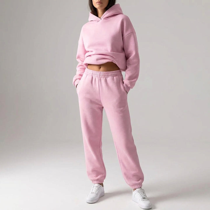 Full outfit of women's oversized two-piece tracksuit set, versatile athleticwear