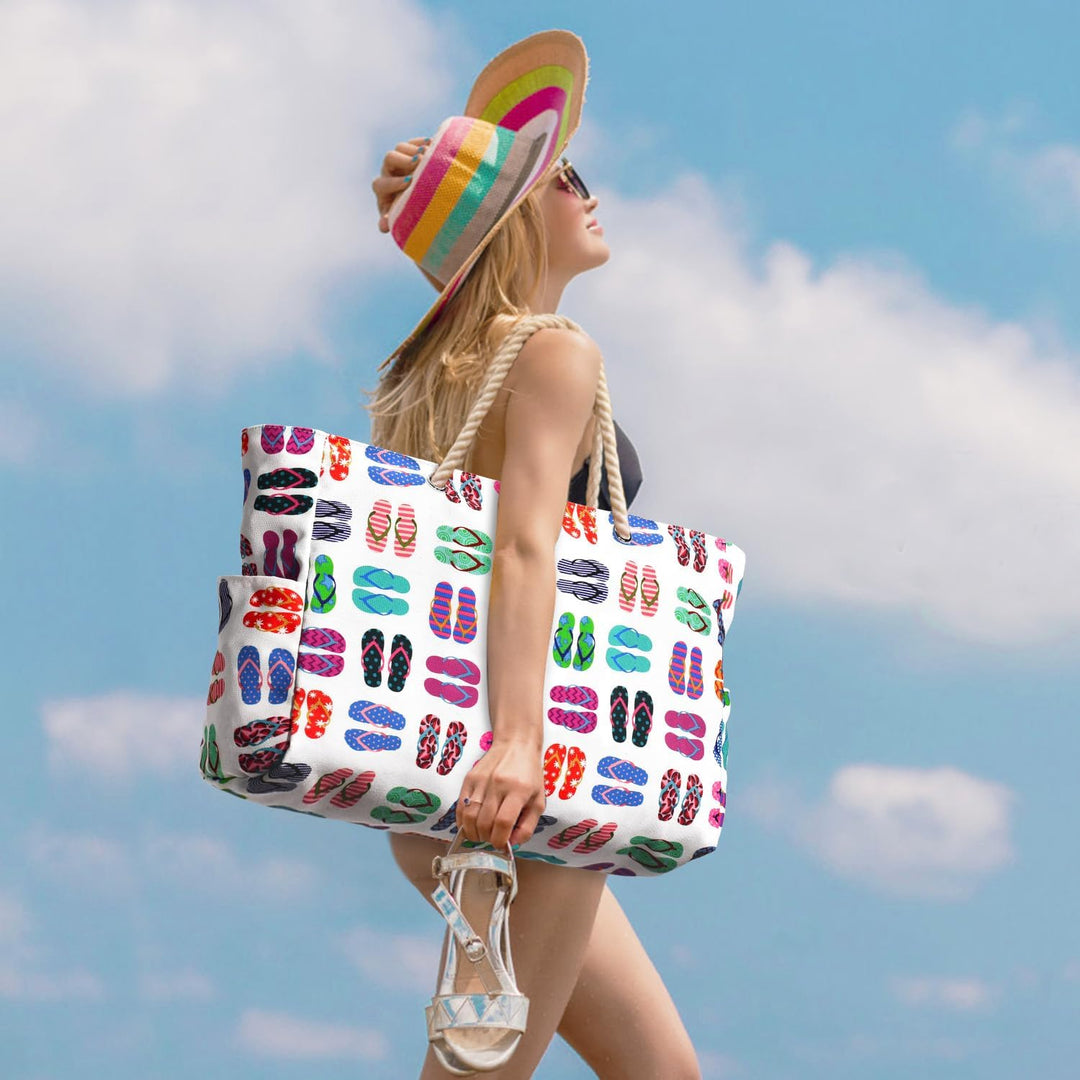 Women's stylish oversized waterproof bag, ideal for a day on the yacht.