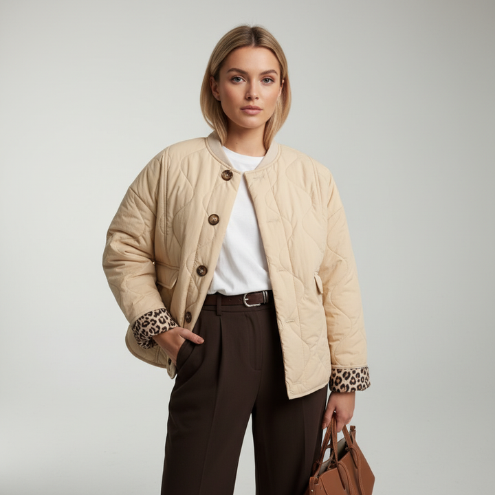Versatile women's black padded jacket, Candace style, with a peek of elegant leopard print lining