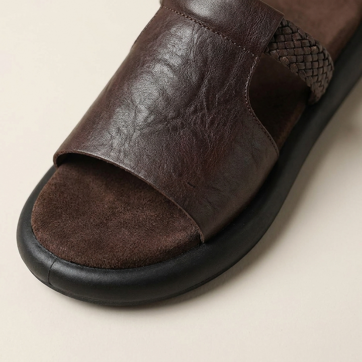 Casual Palermo women's open-toe flats. Stylish slip-on slides, perfect for warm weather.