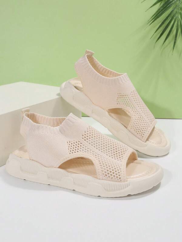 Women's casual platform sandals, open toe. Easy slip-on design for comfortable summer walks.