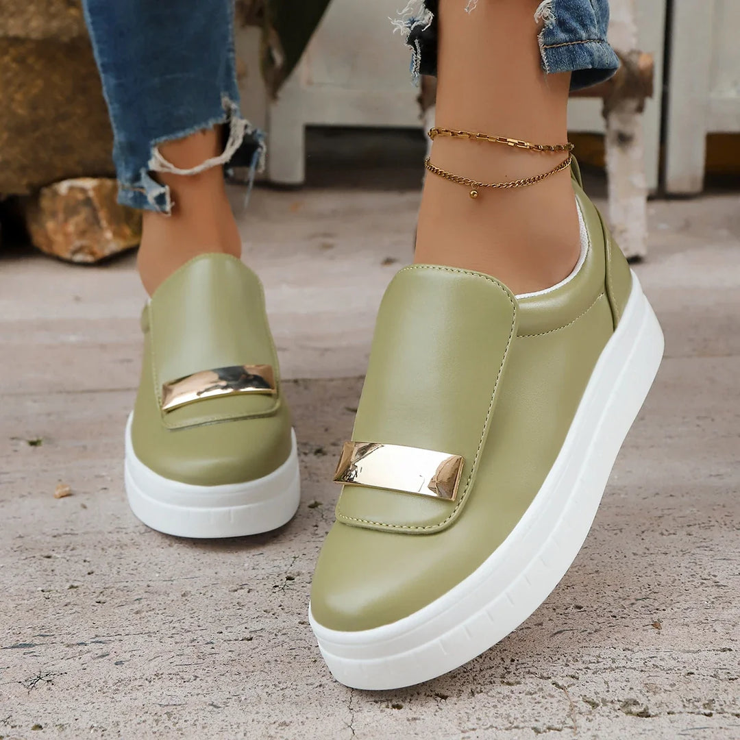 Chic gold-accented women's platform sneakers, providing orthopedic comfort & elevated style.