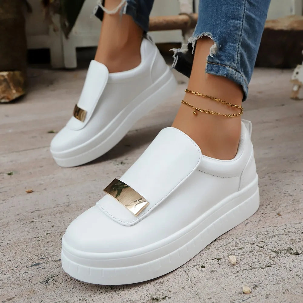 Comfortable walking platform sneakers for women, with shock-absorbing soles.