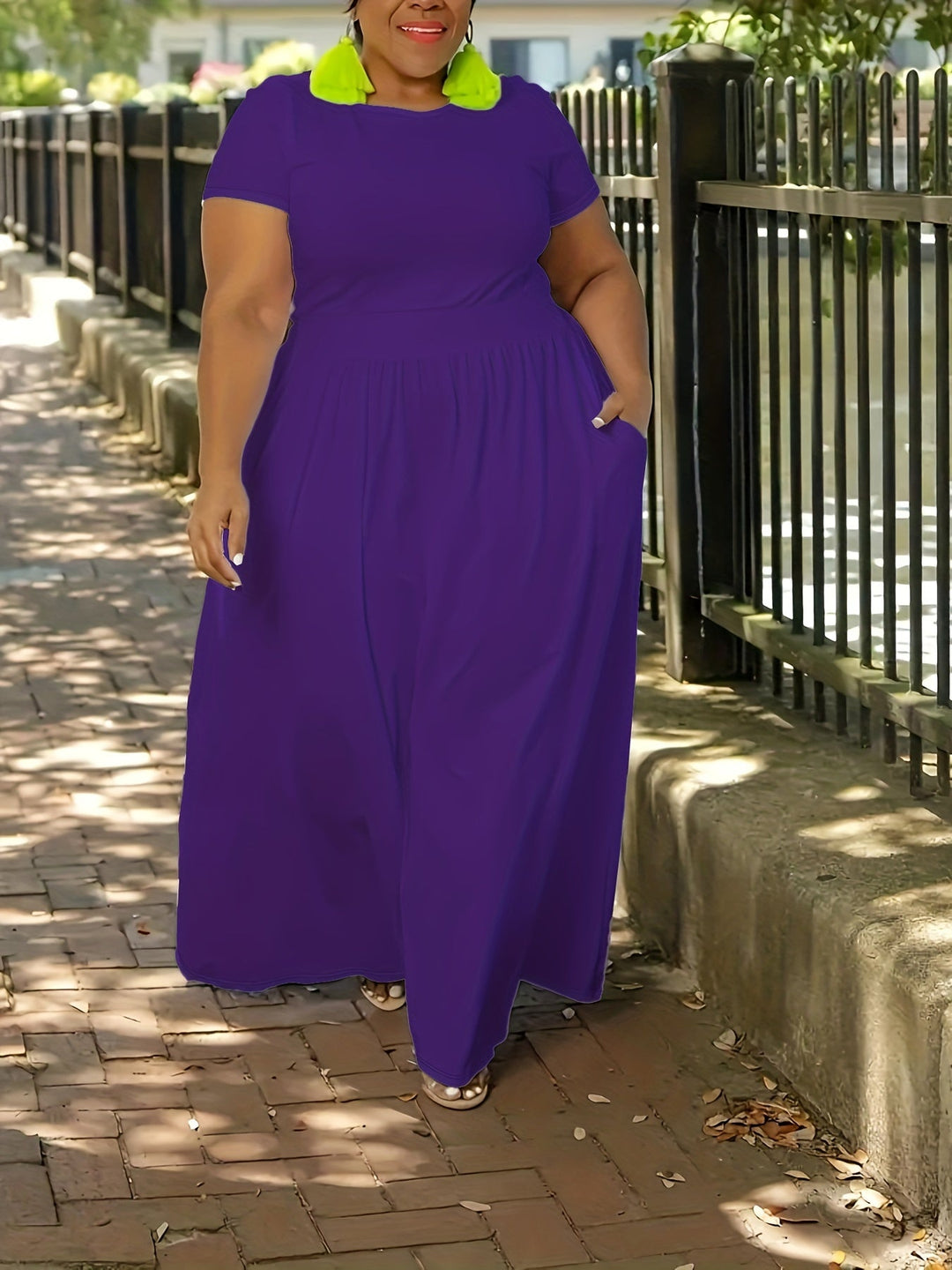Casual women's plus size short sleeve flowy maxi dress. Relaxed fit, perfect for summer comfort.
