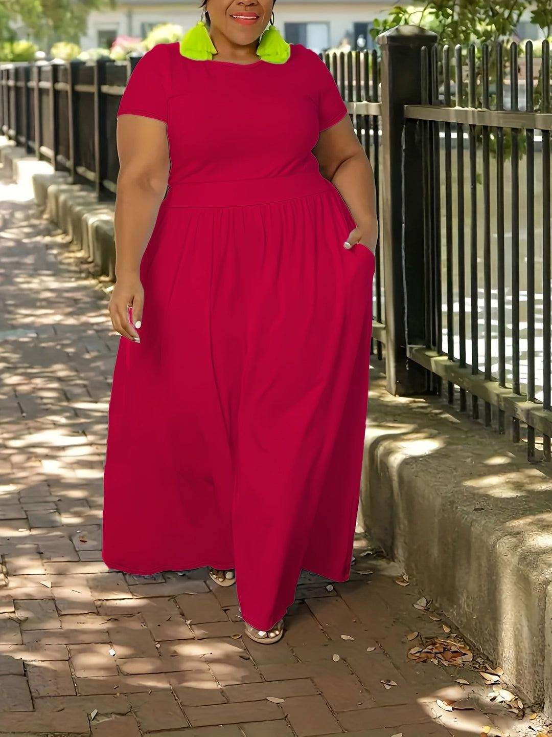 Stylish plus size short sleeve flowy maxi dress for women. Ideal summer casual or party dress.