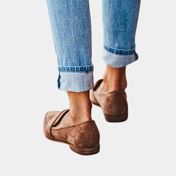 Sophisticated women's casual loafers with a sleek pointed toe, offering comfort and style.