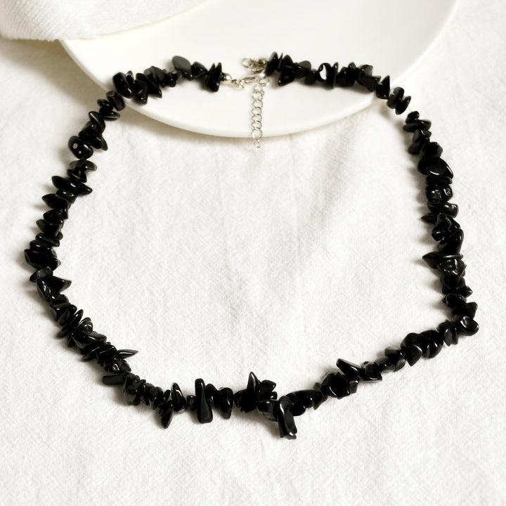 Adjustable polished crystal pendant, natural gemstone necklace for women, versatile style.