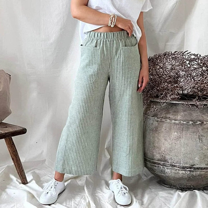 Comfortable women's linen pants, breathable fabric for summer, featuring a relaxed, chic fit.