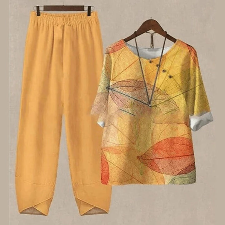 Comfortable women's printed blouse and pants matching set, a versatile two-piece ensemble for summer fashion.