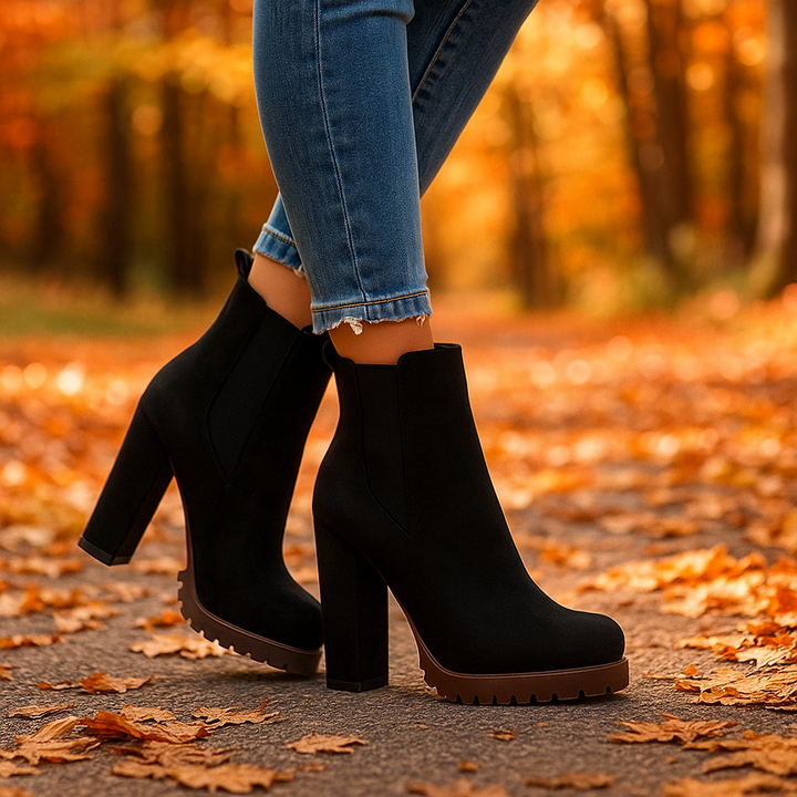 Women's Ravona Rise comfortable block heel boots. Stable ankle boots with orthopedic support for all-day wear.