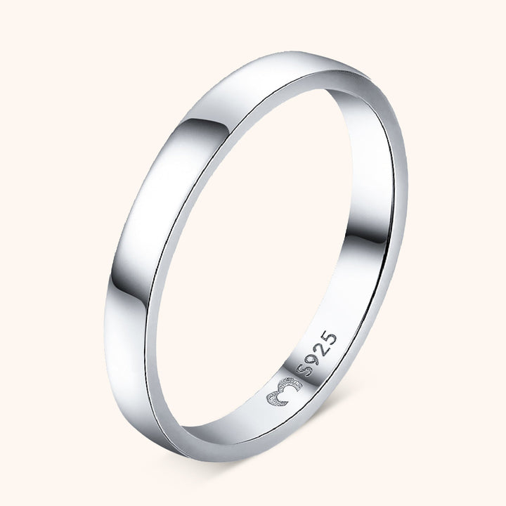Women's refined sterling silver S925 band ring, elegant and minimalist jewelry for her.