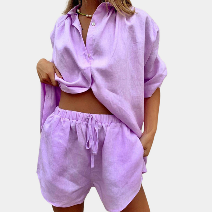 Women's comfortable 2-piece summer set: relaxed top and matching pants. Stylish casual loungewear.