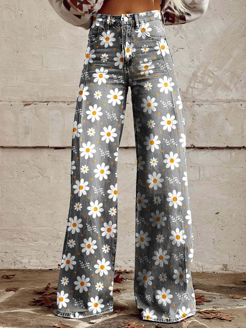 Relaxed fit women's baggy jeans, perfect for comfortable everyday wear and a stylish casual look.