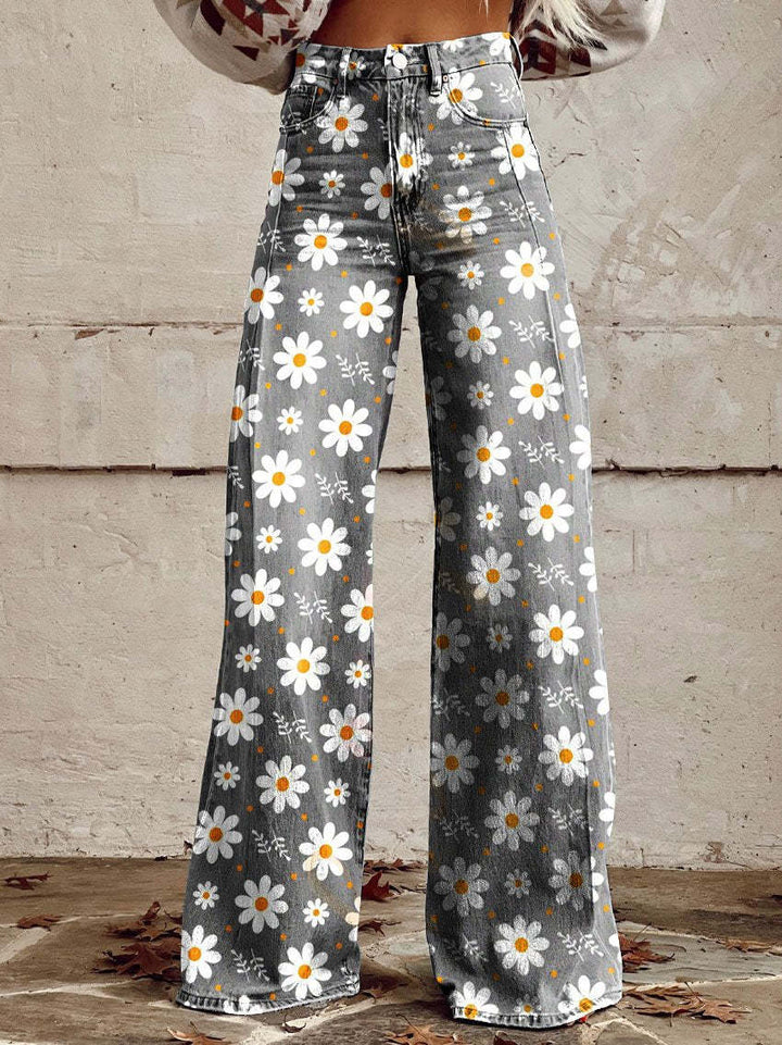 Relaxed fit women's baggy jeans, perfect for comfortable everyday wear and a stylish casual look.