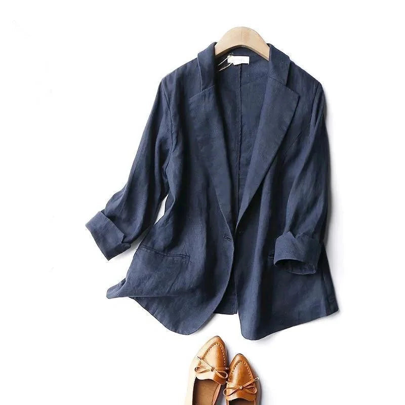 Elegant women's relaxed fit blazer with a modern notch collar & single button. Ideal for sophisticated everyday wear.
