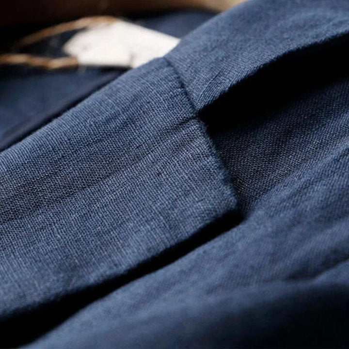Stylish women's relaxed fit blazer, ideal workwear & casual outerwear. Features classic notch collar & rolled cuff.