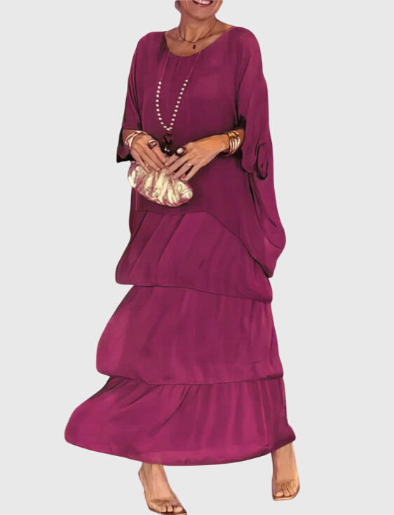 Comfortable women's maxi dress, relaxed fit & button-up closure, perfect for sophisticated events.