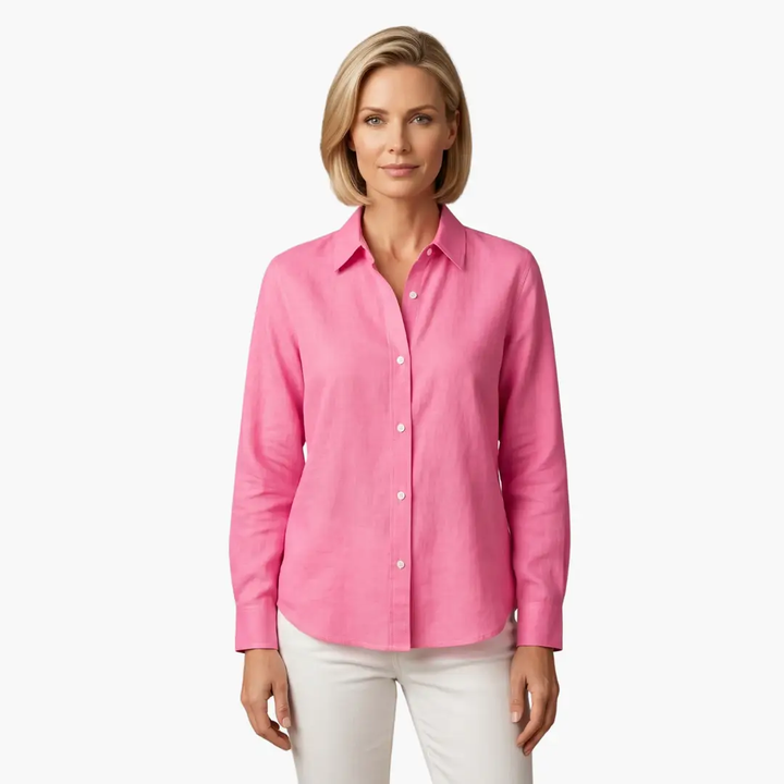 Comfortable women's oversized shirt with a button-up front and long sleeves for a relaxed style.